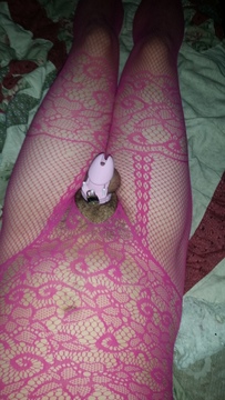 Me wearing moms 